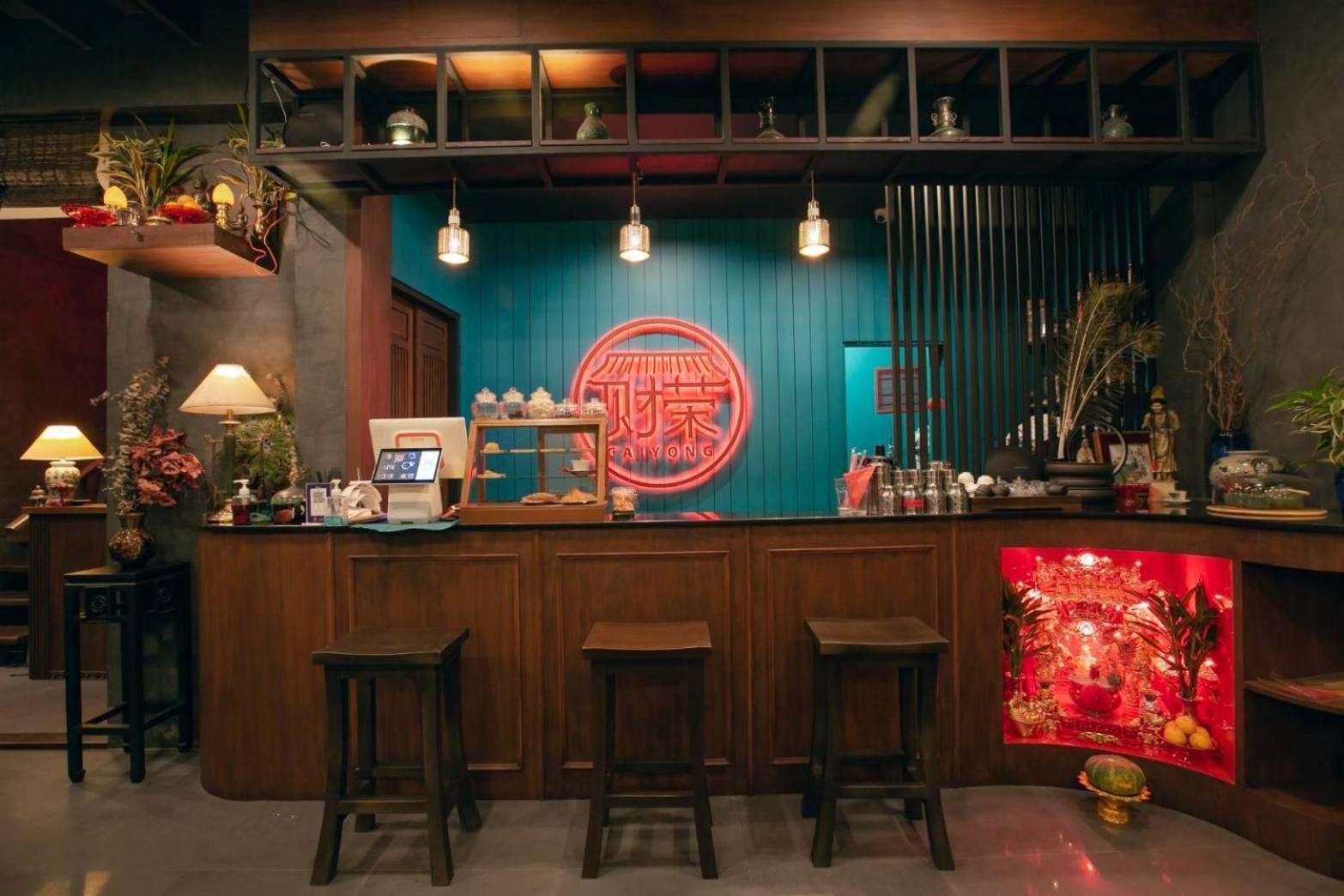 Caiyong Hometel & Cafe'S Studio Бангкок Экстерьер фото